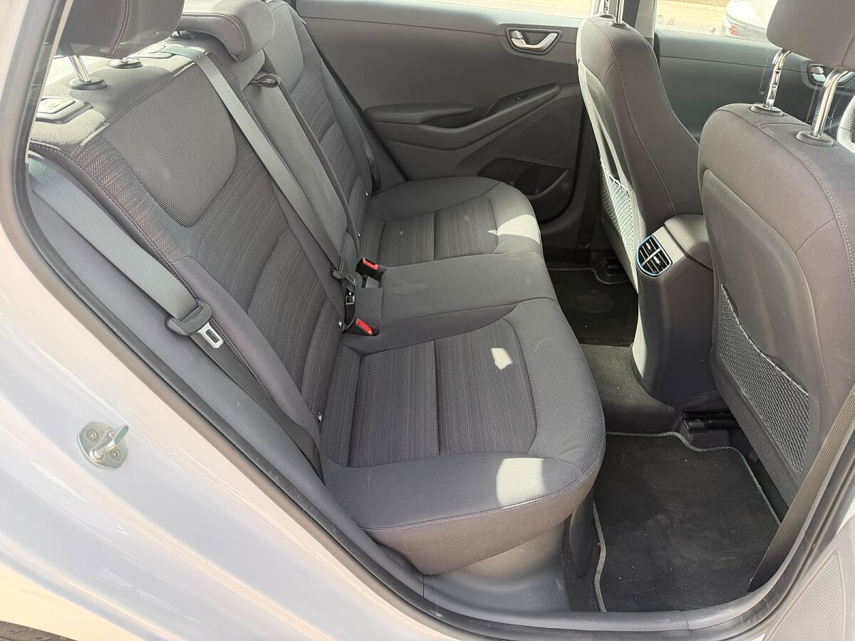 HYUNDAI IONIQ COMFORT 1.6 HEV AUTO SPANISH LHD IN SPAIN 60000 MILES SUPERB 2017